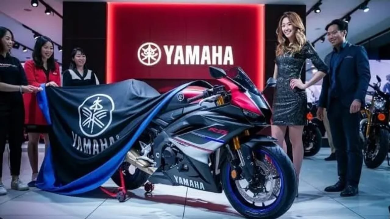 Yamaha R15 V5 – Aggressive Sporty Design, 325cc Engine, 18.5PS Power & 60kmpl Mileage, Budget Price!